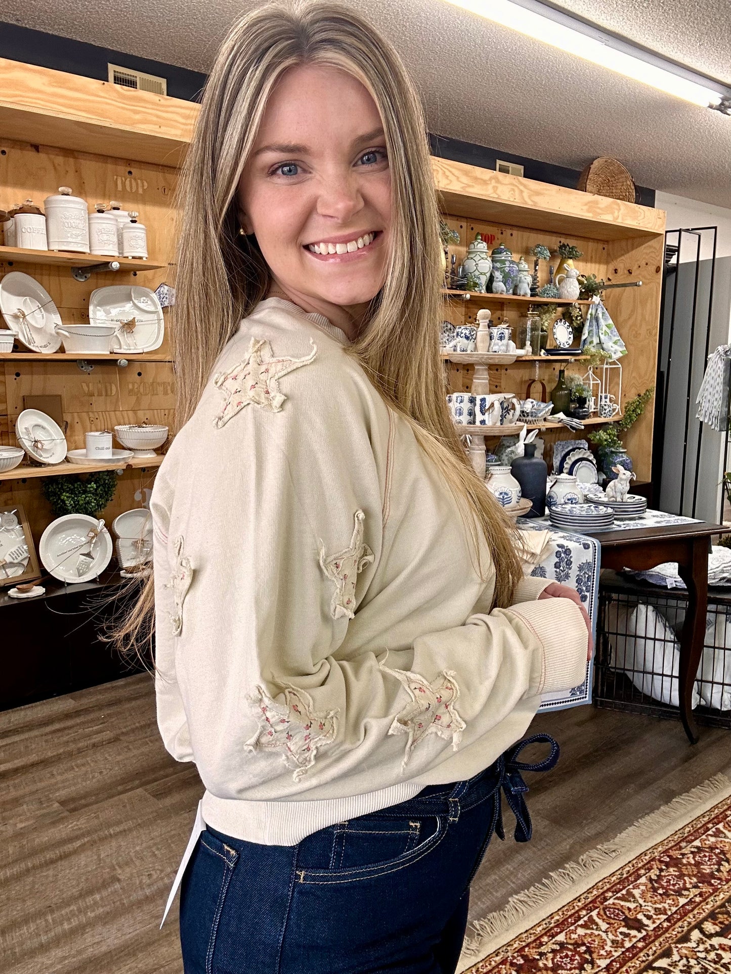 LONG SLEEVE STAR PATCH DETAIL TOP