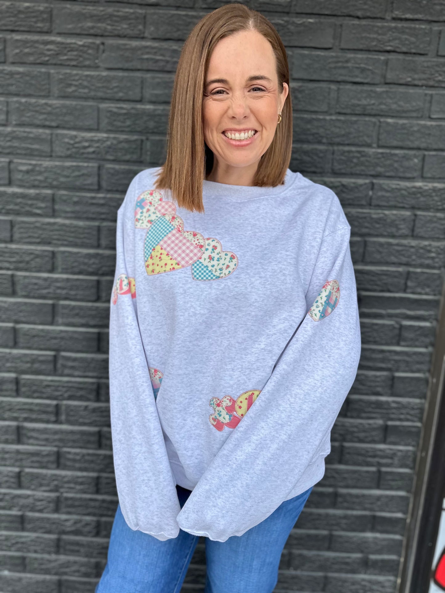 PATCHWORK HEART/XOXO CREWNECK