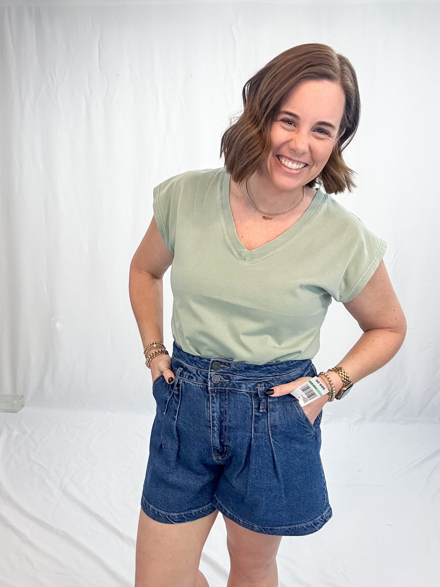 ROMY V NECK TEE