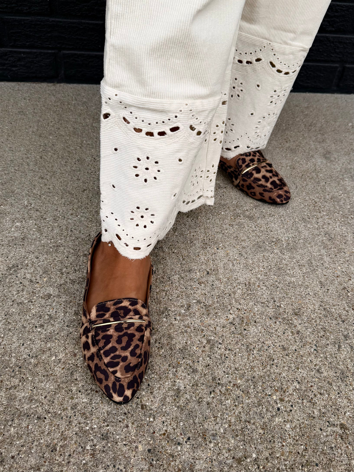 EMB BOTTOM HEM PANTS
