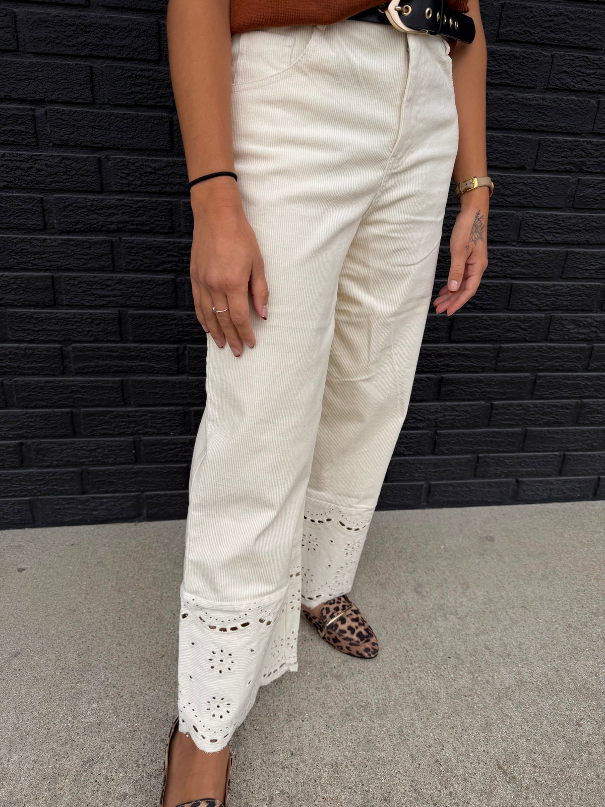 EMB BOTTOM HEM PANTS
