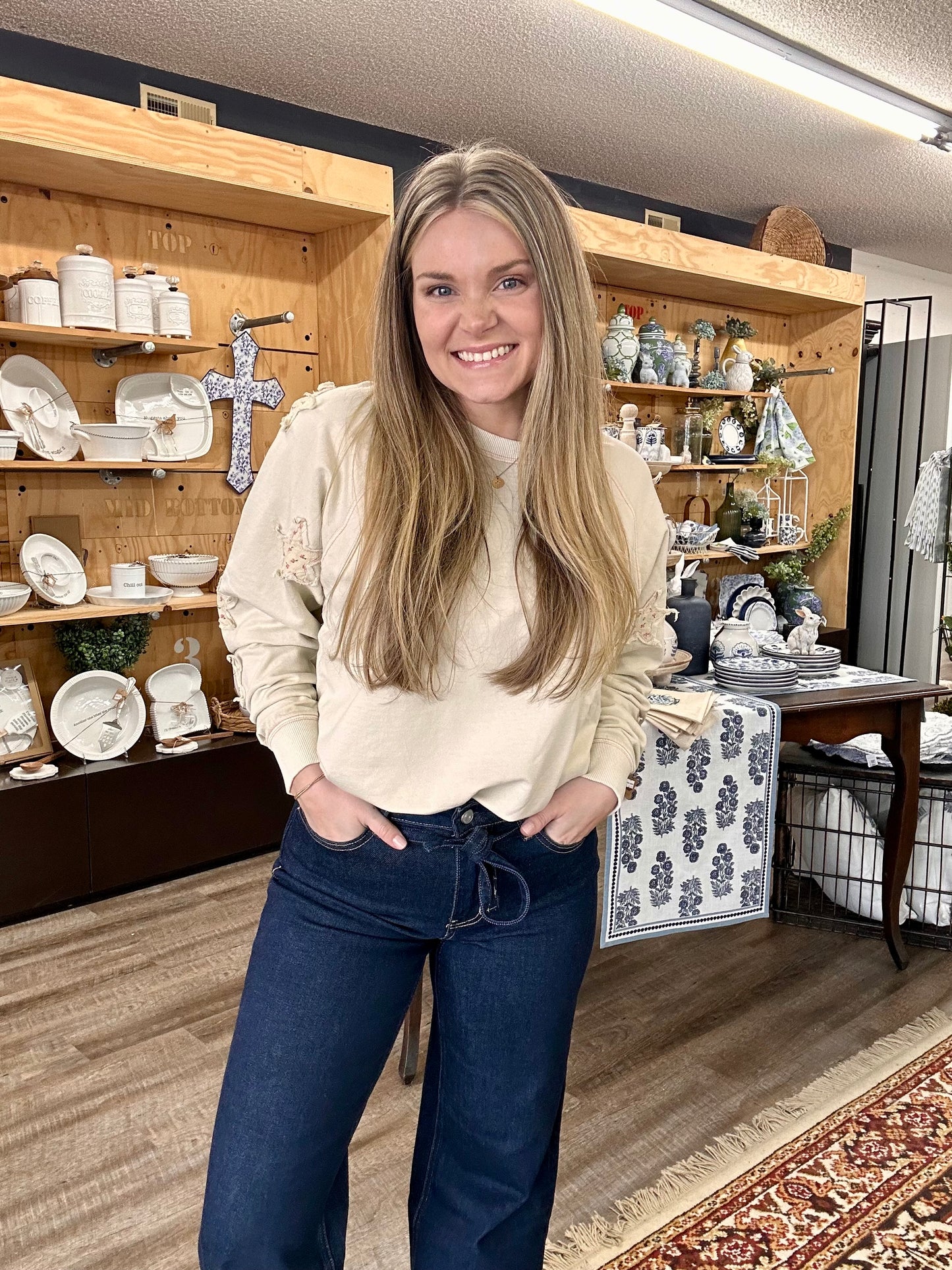 LONG SLEEVE STAR PATCH DETAIL TOP