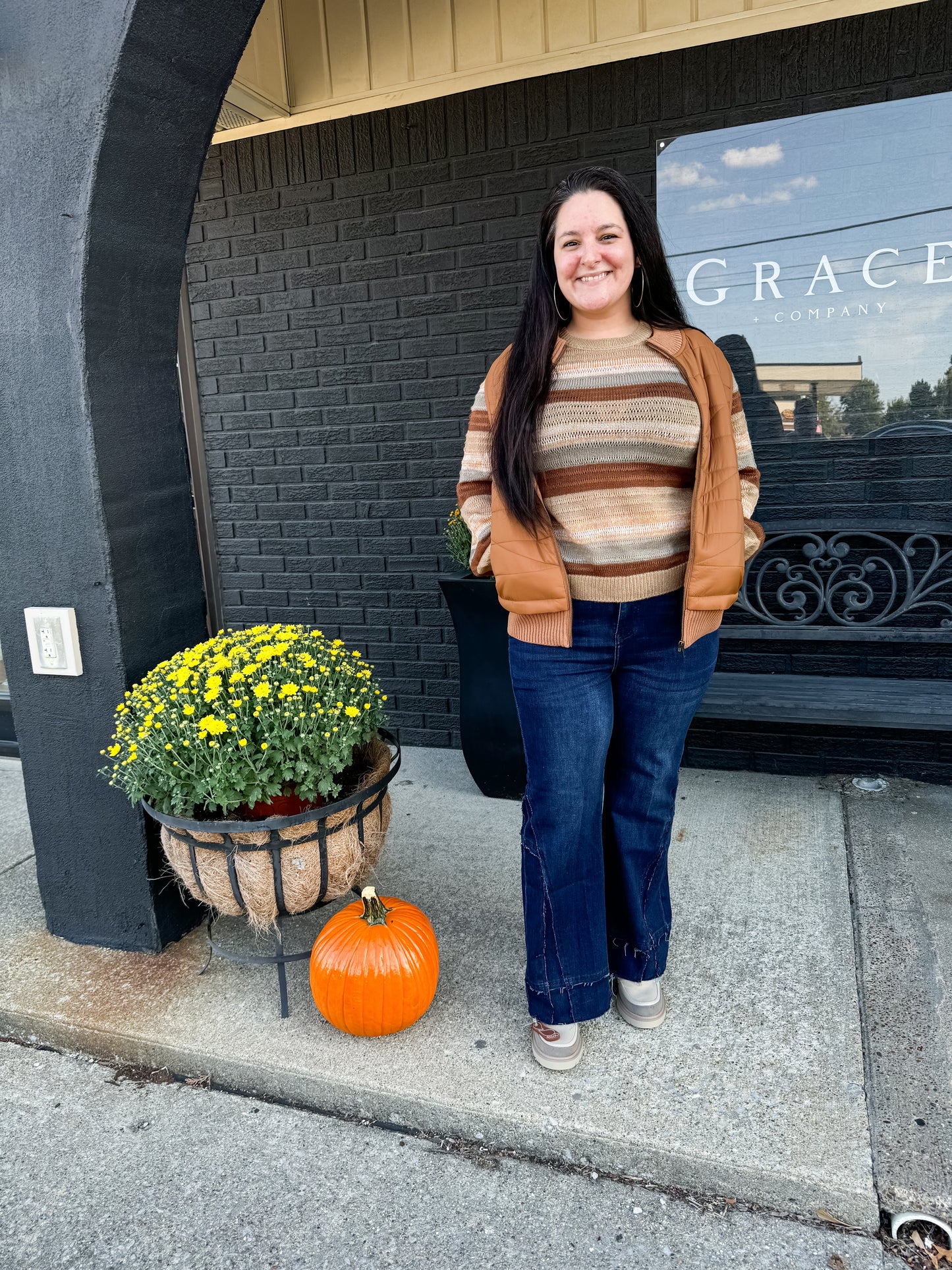 QUILTED VEST W/SWEATER TRIM