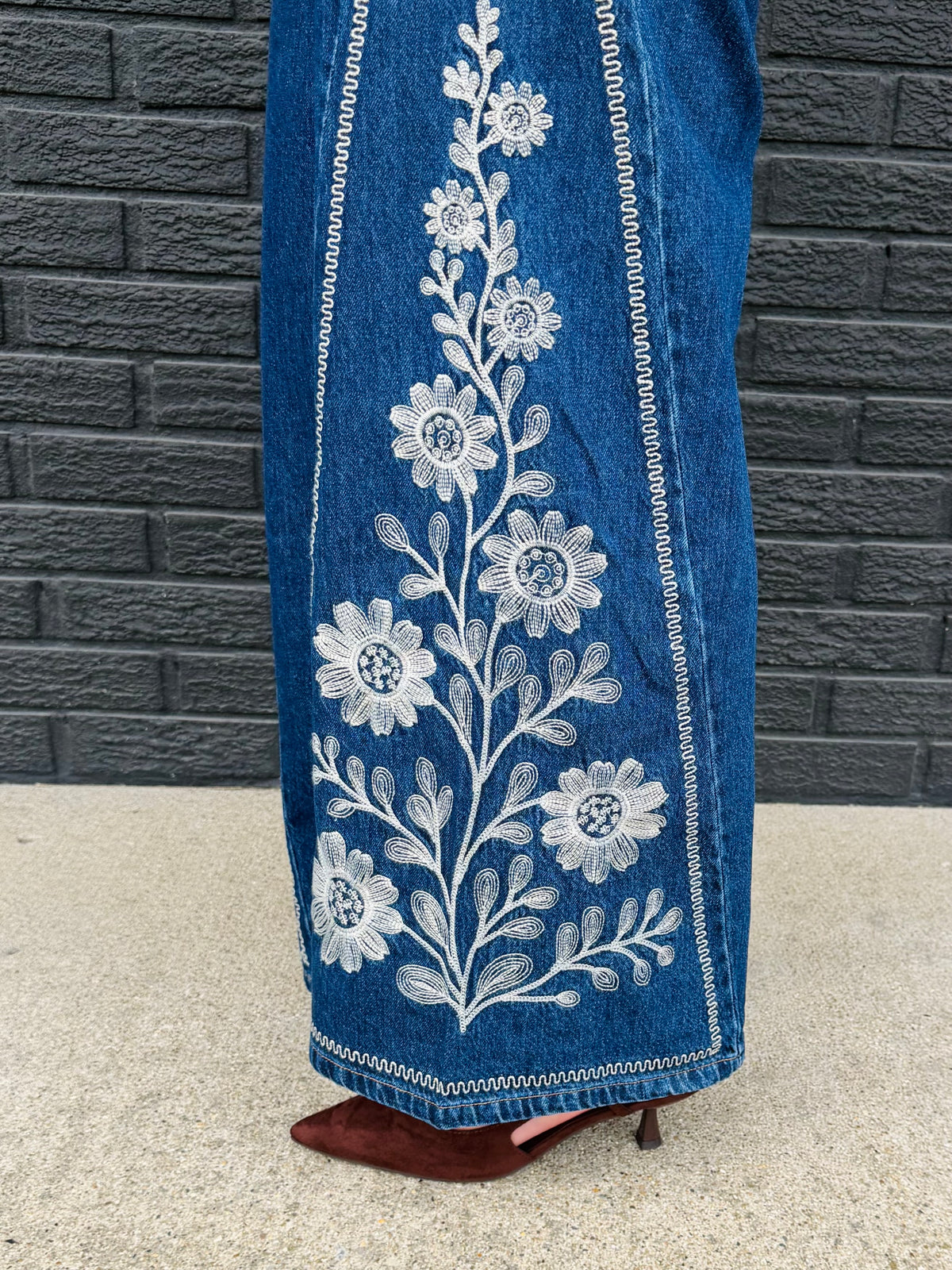 EMB WIDE LEG JEAN