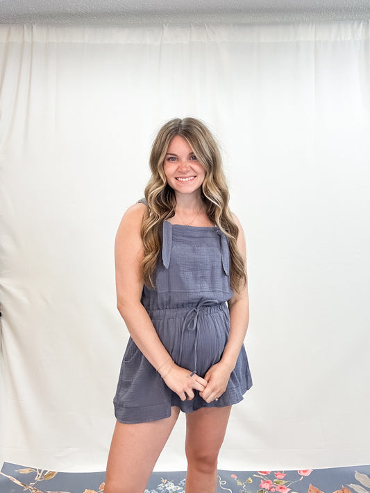 GAUZE ROMPER W/V NCK