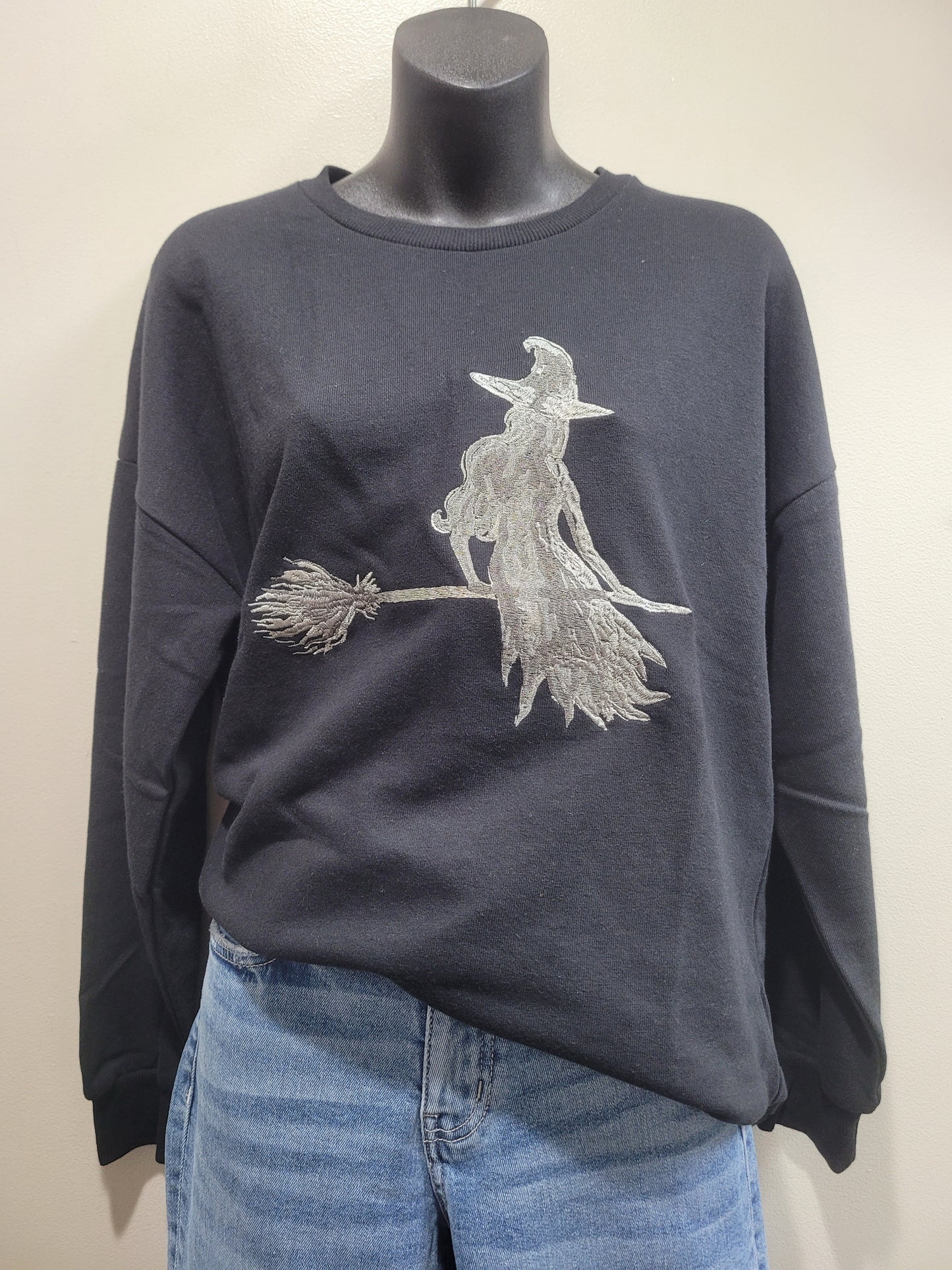 HOLIDAY SWEATSHIRT