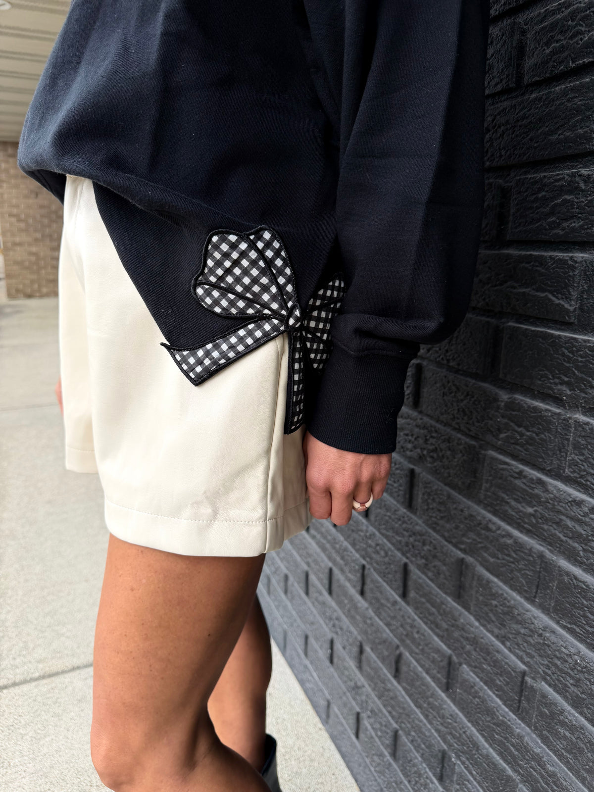 PLEATHER SHORTS